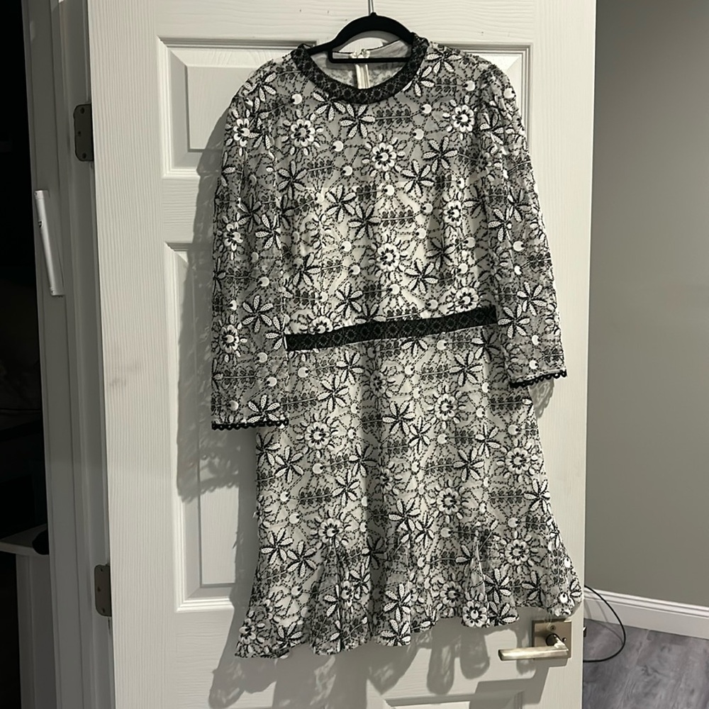 Monique Lhullier White and Black Lace Dress Size 16